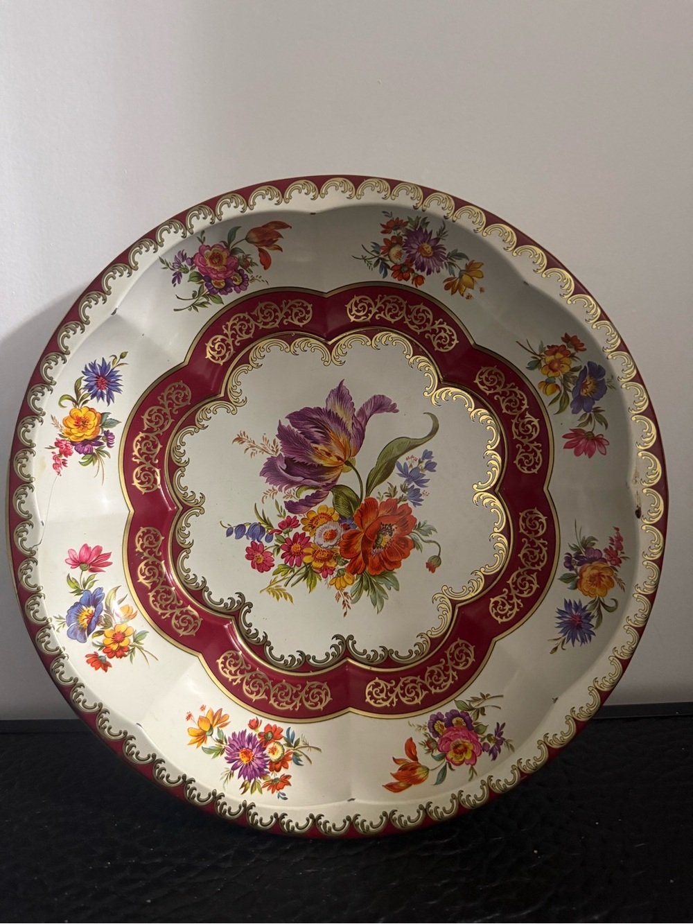 Vintage DaherTin Dish Decorative Floral Tray 1971 Metal Round made in England.